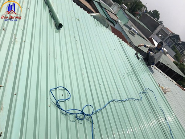 Thợ chống dột mái tôn tại quận 6 giá rẻ
